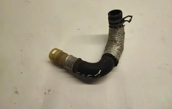 Engine coolant pipe/hose