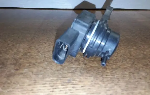 Mercedes-Benz A W169 Mass air flow meter A1695401717 1695401717
