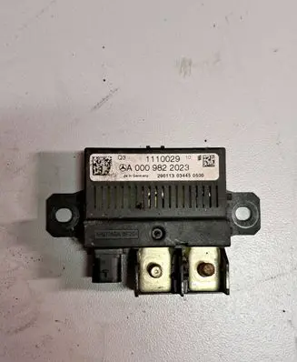 Mercedes-Benz E W212 Charging relay 1110029 A0009822023 290113034459