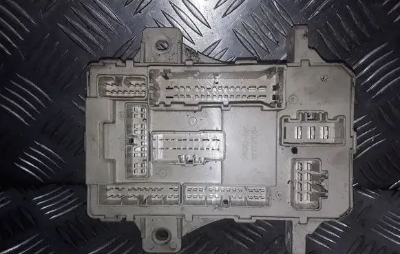 KIA Ceed Fuse module 919502h500