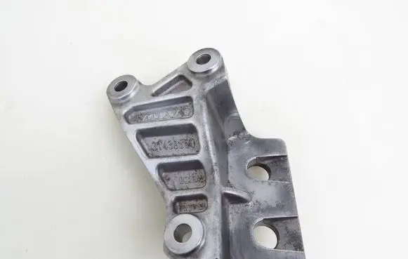 Volvo S60 Front differential bracket 31439850