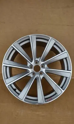 Volvo XC90 R20 alloy rim 32207769