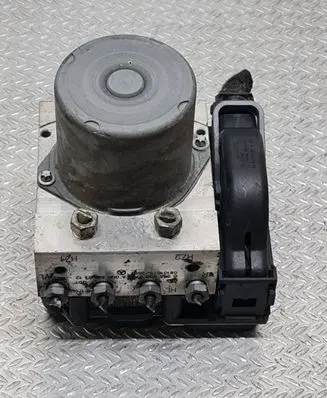 Mercedes-Benz B W245 ABS Pump A0064316312