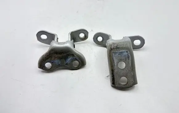 Toyota Yaris Front door upper hinge