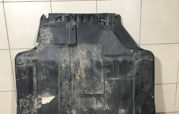 Ford Fiesta Engine splash shield/under tray 8A616M001BD