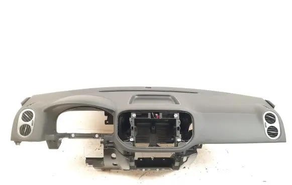 Volkswagen Tiguan Dashboard 5N0010718F