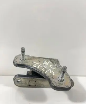 Mercedes-Benz E W212 Front door upper hinge A047058