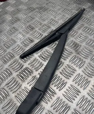 Nissan Juke I F15 Rear wiper blade arm 28781CJ00A
