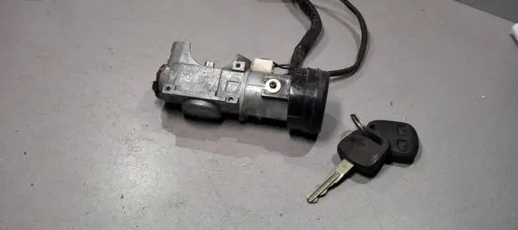 Subaru Forester SF Ignition lock 88213FC000 0617500010
