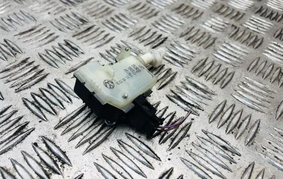 Volkswagen Golf Plus Fuel tank cap lock motor 1K5959782 5N0810773