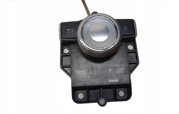 Mercedes-Benz C W204 Central console control unit 2048707658