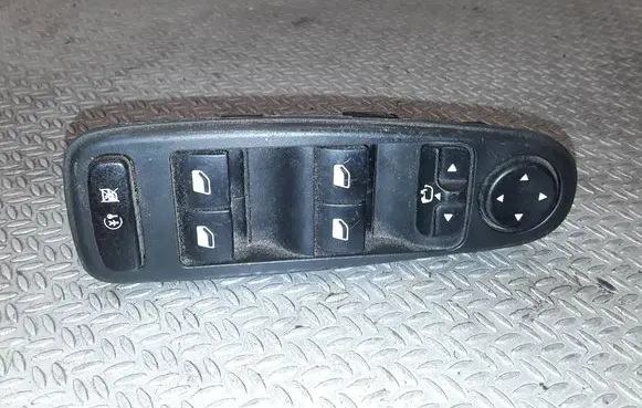 Citroen C4 I Picasso Electric window control switch 96639383ZD