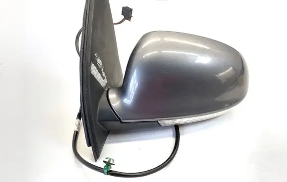 Volkswagen Golf V Front door electric wing mirror
