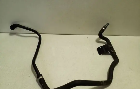 Engine coolant pipe/hose