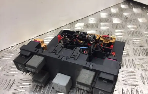 Volkswagen PASSAT B6 Comfort/convenience module 3C0937049D 8192