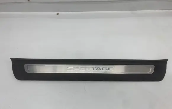 KIA Sportage Front sill trim cover 85884F1500