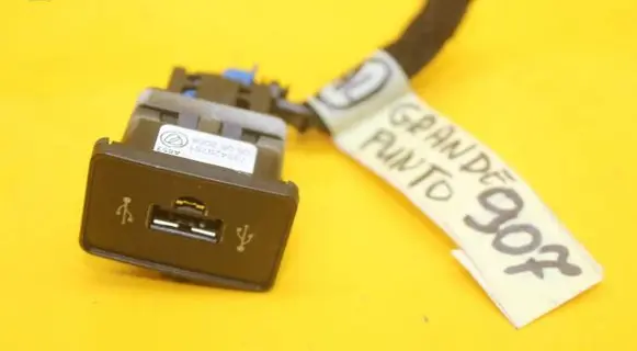 Fiat Grande Punto USB socket connector 735429751