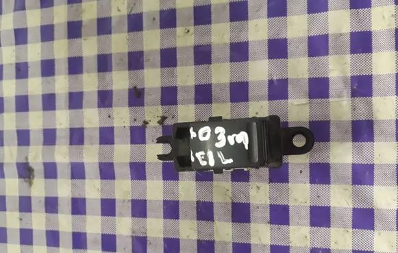 Nissan X-Trail T30 Electric window control switch