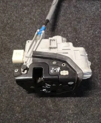 Audi A3 S3 A3 Sportback 8P Rear door lock 4G0839016B