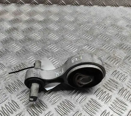 Maserati Quattroporte Engine mount bracket 06700042970 670004297