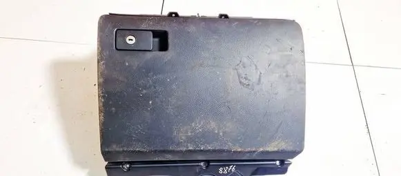 Glove box