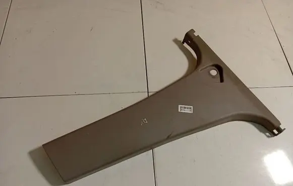 Mitsubishi Grandis (B) pillar trim (top) MR576074