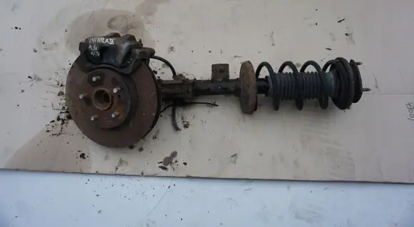 Volvo XC40 Front wheel hub spindle knuckle