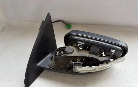 Volvo XC60 Front door electric wing mirror 31352127