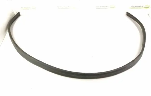 Engine bonnet/hood sound/heat insulation