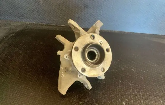 BMW 5 F10 F11 Front wheel hub
