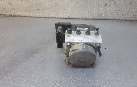 Renault Clio III ABS Pump 0265231804 8200559749
