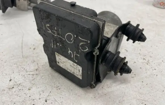 Audi A4 S4 B8 8K ABS Pump 8K0907379BG 8K0614517EE