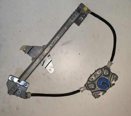 Rear door manual window regulator