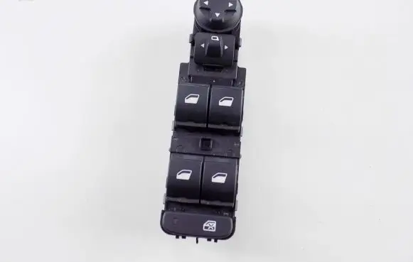 Opel Grandland X Electric window control switch