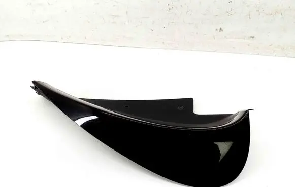 Rear fender molding trim