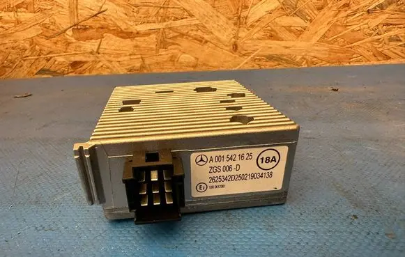Mercedes-Benz Sprinter W906 Xenon control unit/module A0015421625 ZGS006D 10R0612061