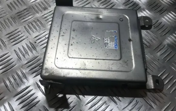 Mazda 323 F Engine control unit/module z518 z518t5