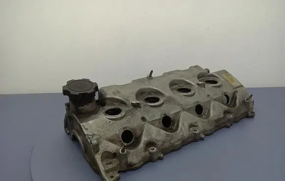 Toyota Avensis Verso Rocker cam cover 1CD