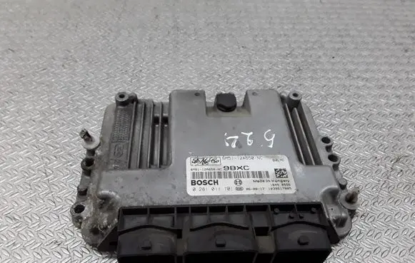 Ford Focus Engine control unit/module 6M5112A650NC 0281011701