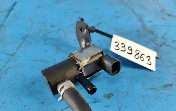 Suzuki Kizashi Oil breather separator 1811778K00