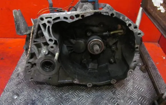 Renault Megane II Manual 5 speed gearbox JH3142