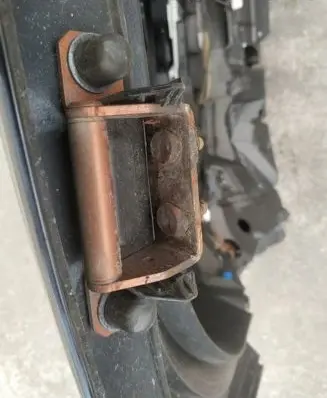 Infiniti FX Tailgate/trunk/boot hinge