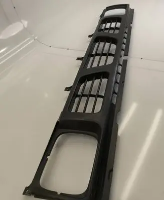Nissan PickUp Front grill 6231055G00