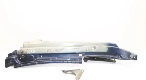 Audi Q7 4L Fender mounting bracket 4L0805158