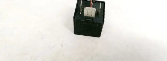 Volkswagen Golf IV Other relay 7M0951253A 95VW10K705CA
