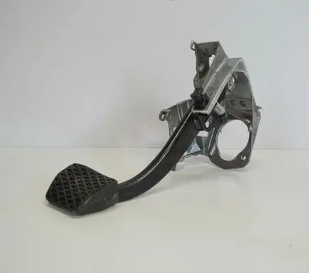 BMW 3 E90 E91 Brake pedal 6778979