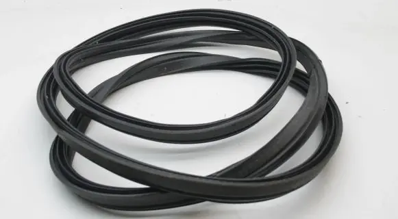 Nissan Note (E12) Trunk rubber seal (body) 