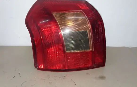 Toyota Corolla E120 E130 Rear/tail lights IB02F00E11 E110459