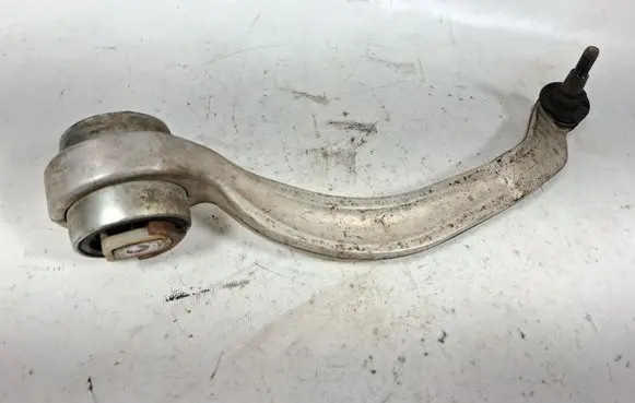 Volkswagen PASSAT B5 Front control arm 