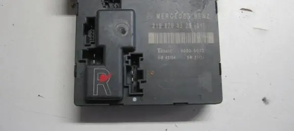 Mercedes-Benz CLS C219 Door control unit/module 2198200326
